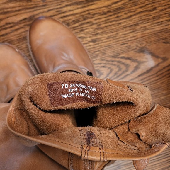 Frye Veronica boots size 7. Distressed Camel color - Picture 3 of 5